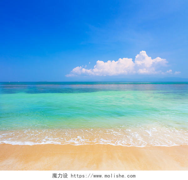 蓝天白云绿水清澈海水海岸沙滩热带清新明亮旅游度假休闲观光